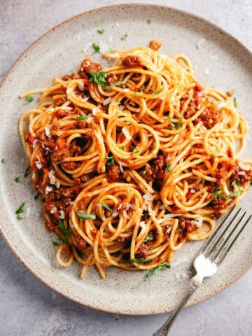bolognese with spaghetti on a plate